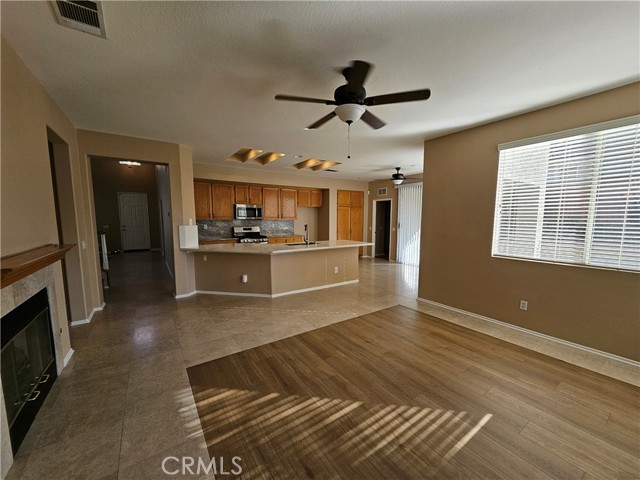 Detail Gallery Image 7 of 28 For 4120 Forest Highlands Cir, Corona,  CA 92883 - 4 Beds | 3 Baths