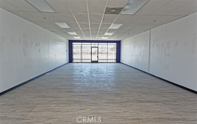 13534 Navajo Road, Apple Valley, California 92308, ,Commercial Lease,For Rent,13534 Navajo Road,CRHD25069136