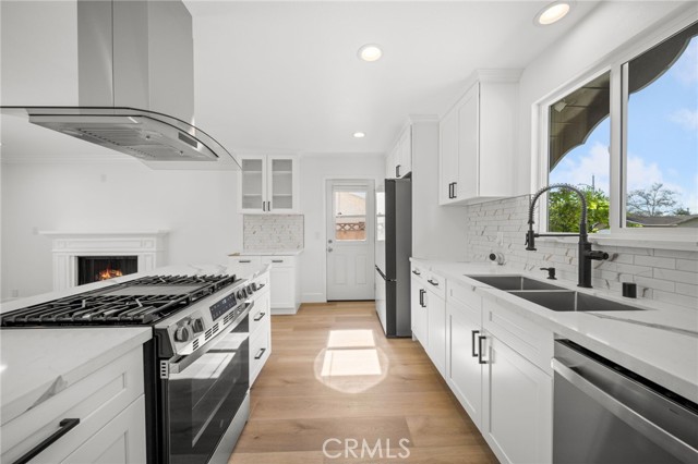 Detail Gallery Image 13 of 39 For 11744 Hollyview, La Mirada,  CA 90638 - 3 Beds | 2 Baths