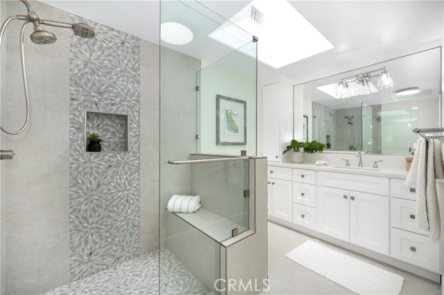 1540 Northwood Road, Seal Beach CA: https://media.crmls.org/medias/d553e03a-0b6a-497f-862b-ab10cfa91fb7.jpg
