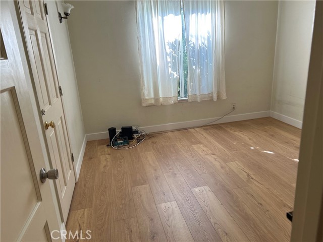 Detail Gallery Image 10 of 27 For 6947 Murietta Ave, Van Nuys,  CA 91405 - 2 Beds | 2 Baths