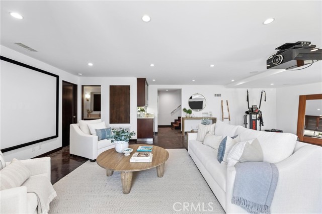 2114 Manhattan Ave, Hermosa Beach CA: https://media.crmls.org/medias/d555123c-b2f5-410c-be26-e57554cde408.jpg