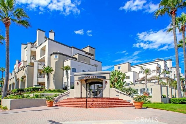 200 Pacific Coast, Huntington Beach CA: https://media.crmls.org/medias/d555d6e1-b654-422a-beb0-f750f63ac2a4.jpg