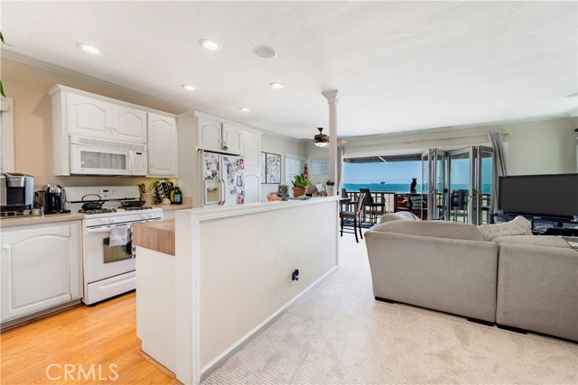 1003 Seal Way, Seal Beach CA: https://media.crmls.org/medias/d5560005-dda4-4642-bdb5-ff35acaa8b90.jpg