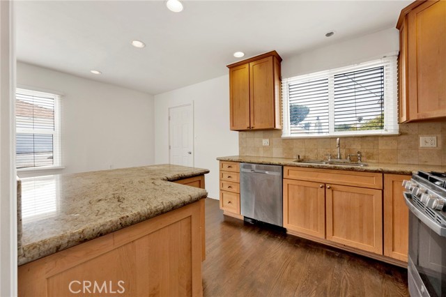 Detail Gallery Image 8 of 27 For 7931 Vantage Ave, North Hollywood,  CA 91605 - 3 Beds | 2 Baths