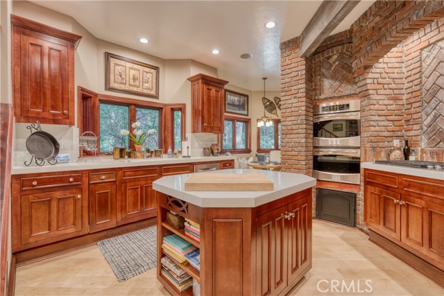 27465 Meadow Bay Drive, Lake Arrowhead, CA 92352