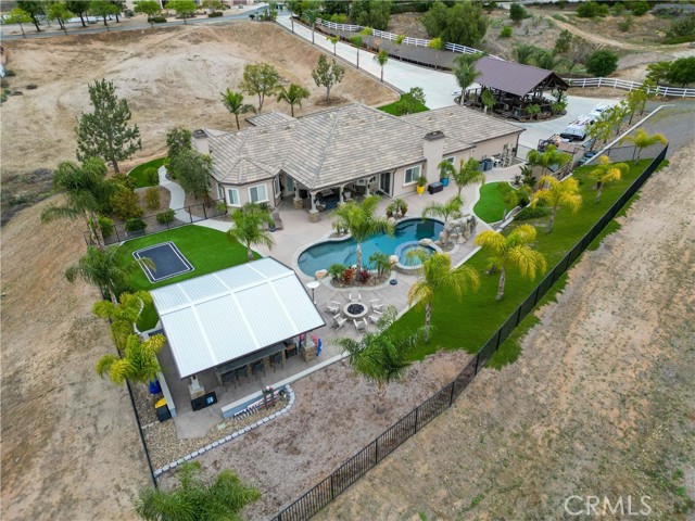 Detail Gallery Image 6 of 73 For 16905 Silver Star Ct, Riverside,  CA 92506 - 4 Beds | 4 Baths