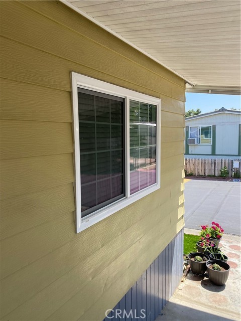 Detail Gallery Image 3 of 11 For 995 Pomona #41,  Corona,  CA 92882 - 4 Beds | 2 Baths