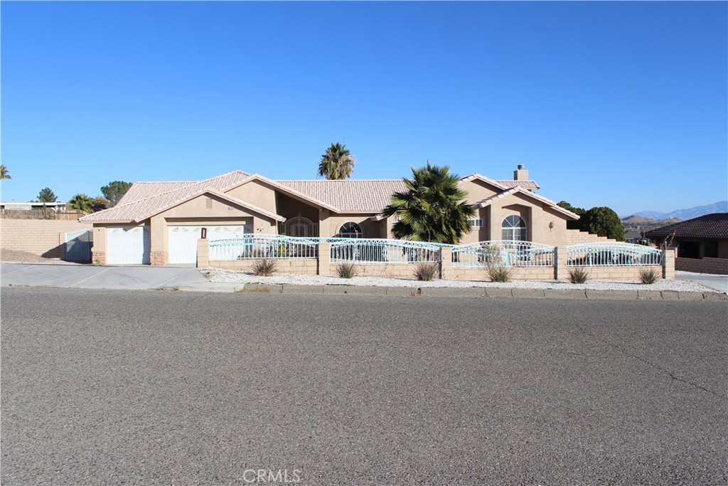 16263 Chiwi Road, Apple Valley, CA 92307
