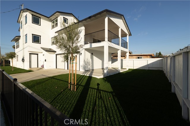 Detail Gallery Image 13 of 14 For 211 N Hathaway St #B,  Santa Ana,  CA 92703 - 2 Beds | 2 Baths