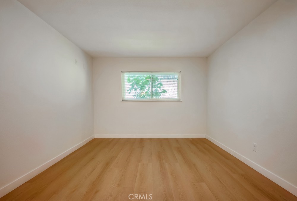 https://media.crmls.org/medias/d55b97d4-8e15-4f3d-80b0-0f4e57c51681.jpg?preset=X-Large