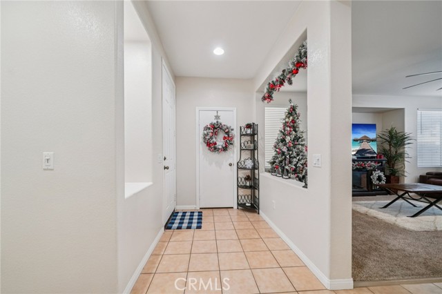 Detail Gallery Image 4 of 24 For 1379 Grapeseed, Beaumont,  CA 92223 - 3 Beds | 2/1 Baths