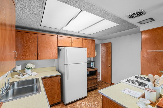 27439 Santa Clarita Road, Saugus CA: https://media.crmls.org/medias/d55c4048-25bd-4a80-bb28-96cac6e4a1b0.jpg