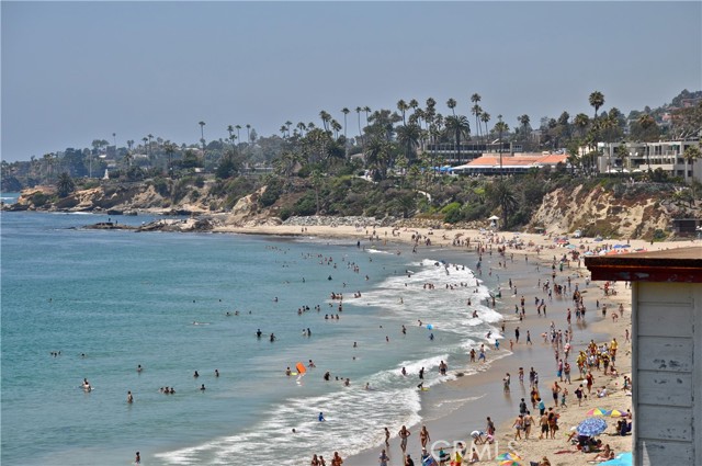 89 Blue Lagoon Villa, Laguna Beach CA: https://media.crmls.org/medias/d55cae0a-7c25-43d0-af36-69a9cbf88595.jpg