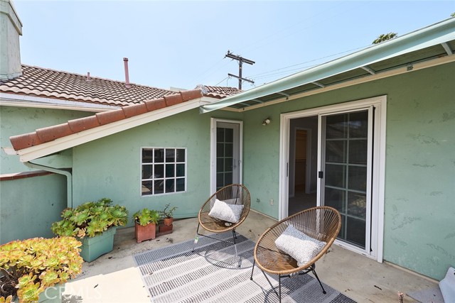 385 Park Avenue, Long Beach CA: https://media.crmls.org/medias/d55d36d5-b4b2-465d-b5f9-415a7c06a607.jpg