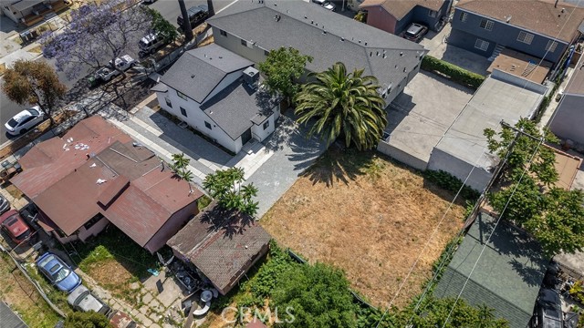 1223 W 90th Street, Los Angeles CA: https://media.crmls.org/medias/d55d7703-974f-4c0e-9a57-4d42d27907e0.jpg