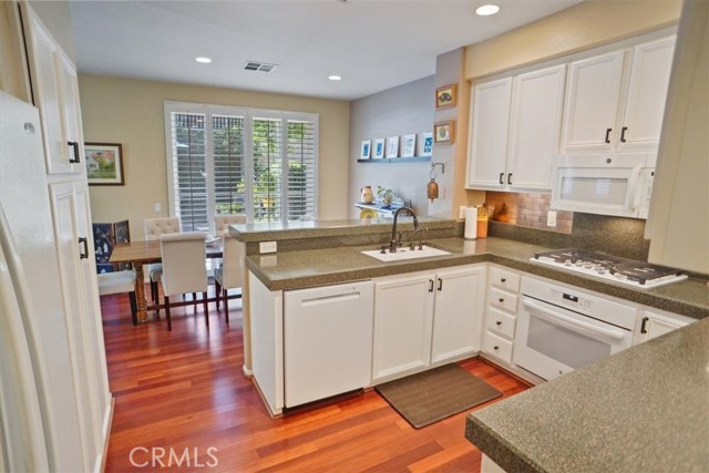 27955 Trillium Lane, Valencia CA: https://media.crmls.org/medias/d55dff37-7c49-45b6-8424-5b3f9a5bb185.jpg