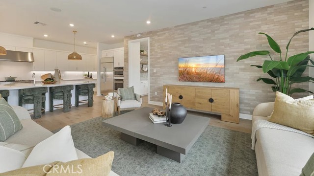 Detail Gallery Image 9 of 41 For 24339 Calle La Roca, Valencia,  CA 91354 - 4 Beds | 4/1 Baths