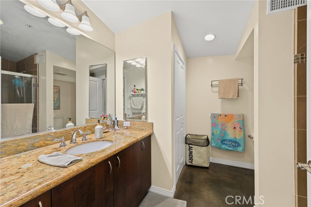 Detail Gallery Image 39 of 42 For 125 N Raymond Ave #413,  Pasadena,  CA 91103 - 3 Beds | 2/1 Baths