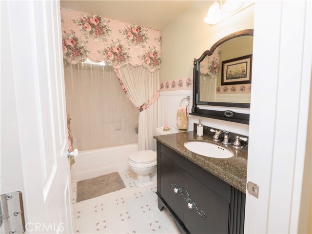 Detail Gallery Image 49 of 75 For 42425 Bear Loop, Big Bear Lake,  CA 92314 - 3 Beds | 3/1 Baths