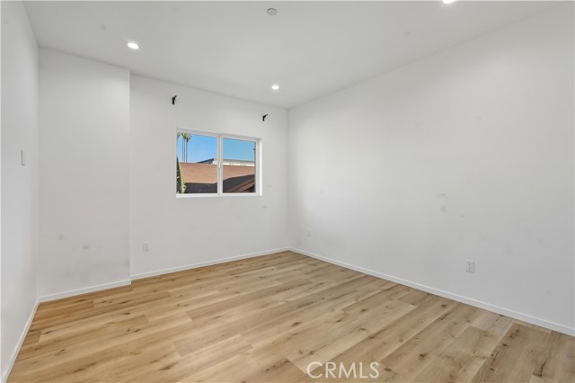 Detail Gallery Image 9 of 22 For 121 1/2 S Coronado St, Los Angeles,  CA 90057 - – Beds | – Baths