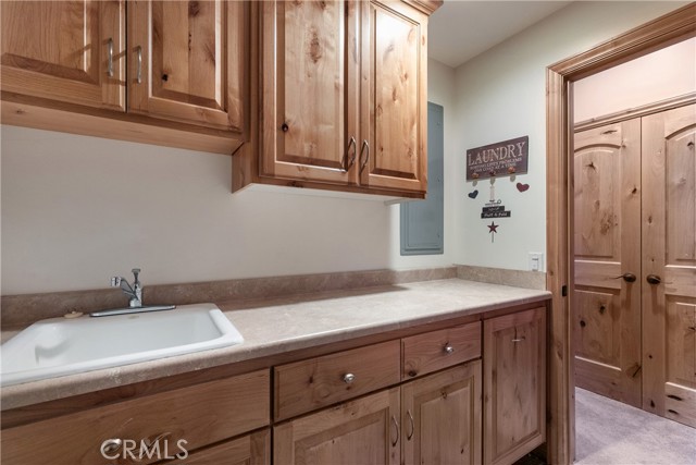 781 Brentwood Drive, Lake Arrowhead CA: https://media.crmls.org/medias/d560a76b-0bf7-433e-97a1-f5ff9ca6630a.jpg