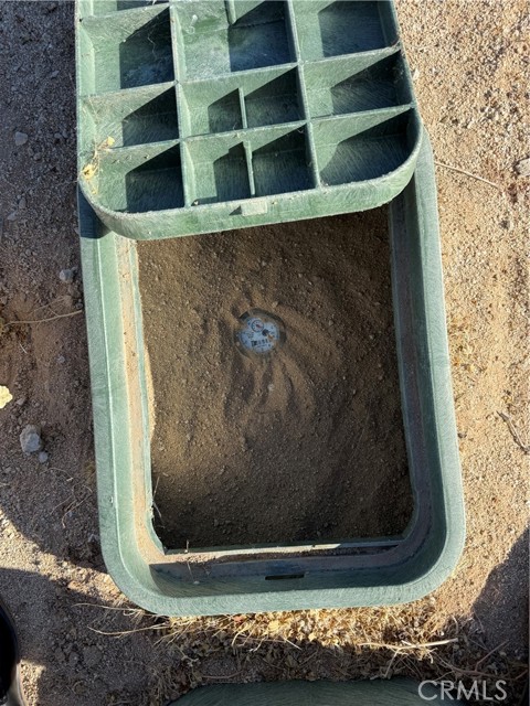 60588 Herdmans Road, Landers CA: https://media.crmls.org/medias/d5611a40-b3ff-491f-8eca-d07a4f1ae18b.jpg