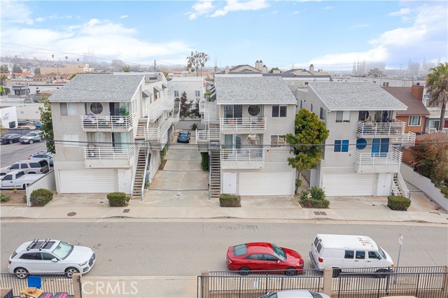 726 5th Street, Hermosa Beach CA: https://media.crmls.org/medias/d56166f4-3a05-4a3f-8620-851f2ddd9a0f.jpg