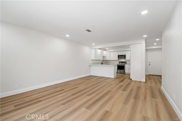 Detail Gallery Image 7 of 20 For 1360 Shadow Lane, Fullerton,  CA 92831 - 2 Beds | 2 Baths