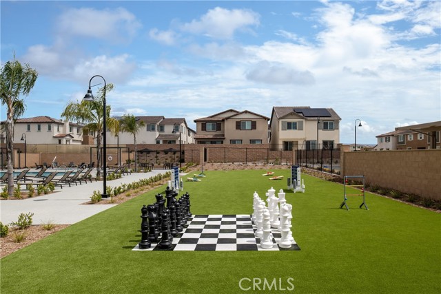 Lawn chess set