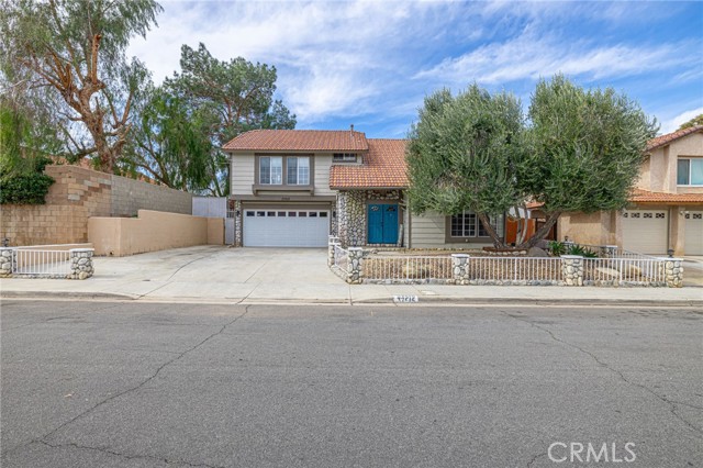 Detail Gallery Image 1 of 1 For 37515 Oxford Dr, Palmdale,  CA 93550 - 4 Beds | 2/1 Baths