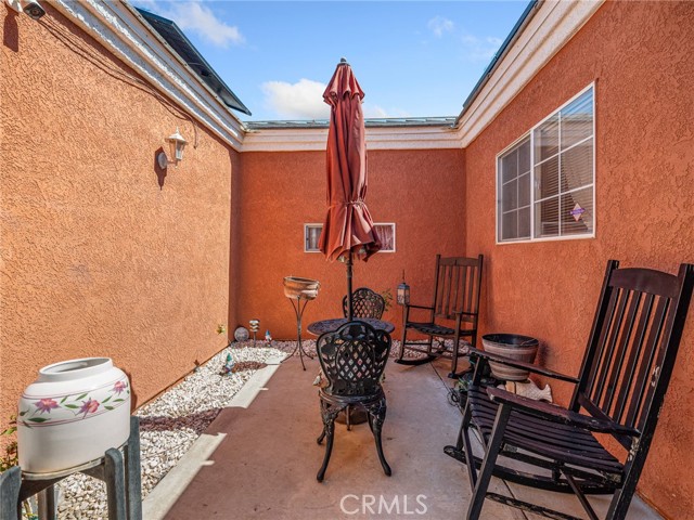 9919 Payne Court, Adelanto CA: https://media.crmls.org/medias/d562b2f0-c965-4e28-9d4b-9e22df4d2238.jpg