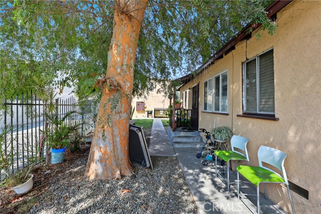 Detail Gallery Image 4 of 15 For 3519 E 60th, Huntington Park,  CA 90255 - – Beds | – Baths