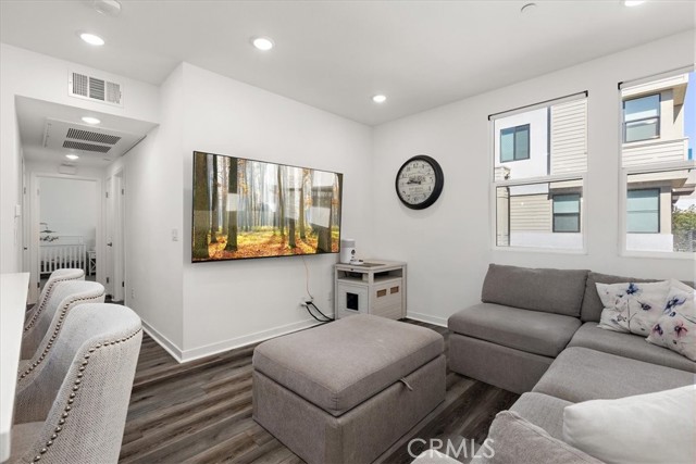 Detail Gallery Image 12 of 28 For 11063 Wander, Rancho Cucamonga,  CA 91730 - 2 Beds | 2 Baths