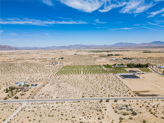 34700 Rabbit Springs Road, Lucerne Valley CA: https://media.crmls.org/medias/d5639ab2-9b15-4808-a8a0-22cf54479745.jpg