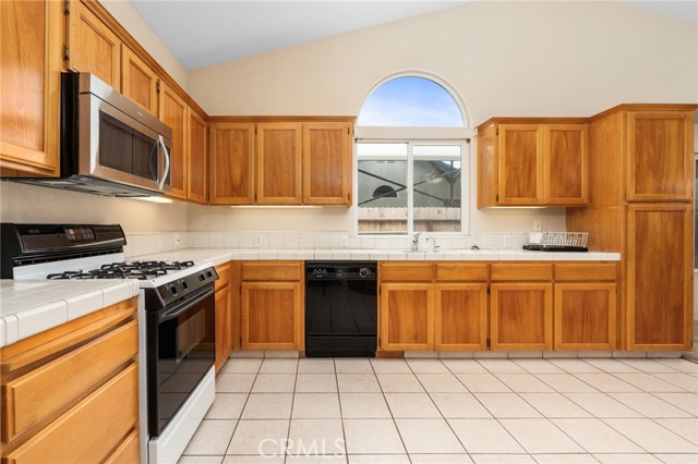 Detail Gallery Image 15 of 31 For 2500 W Perez, Visalia,  CA 93291 - 3 Beds | 2 Baths