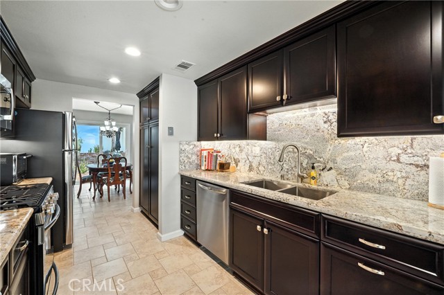 18221 Andrea N Circle, Northridge CA: https://media.crmls.org/medias/d563b70f-44db-46d8-8a79-dfd9dc803559.jpg
