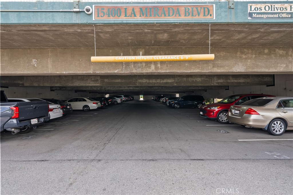 https://media.crmls.org/medias/d563da34-5be5-4ab5-b0cf-3daa749e7bbd.jpg?preset=X-Large