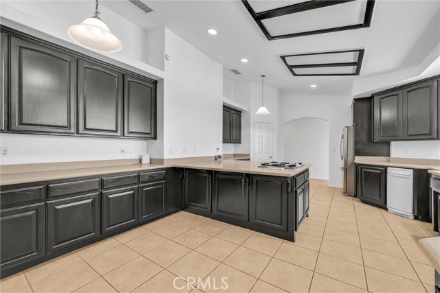 Detail Gallery Image 15 of 34 For 10180 Buffalo Rd, Oak Hills,  CA 92344 - 5 Beds | 4 Baths