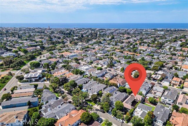 2917 N Poinsettia Avenue, Manhattan Beach CA: https://media.crmls.org/medias/d564fbb8-82a5-40c6-9226-7485a3aab5aa.jpg