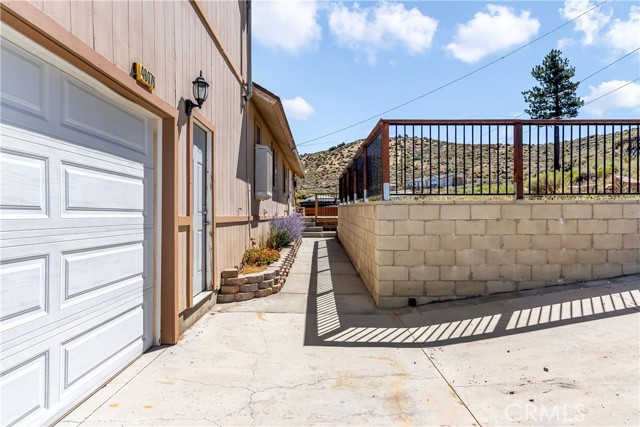 Detail Gallery Image 9 of 56 For 46076 Rustic Canyon Rd, Big Bear City,  CA 92314 - 3 Beds | 2 Baths