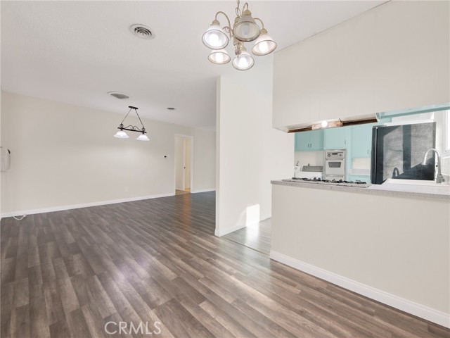 Detail Gallery Image 51 of 53 For 6215 Glide Ave, Woodland Hills,  CA 91367 - 4 Beds | 3 Baths