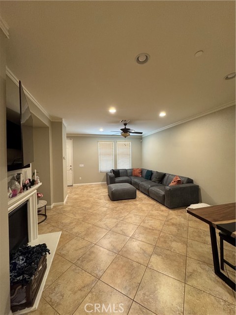 Detail Gallery Image 7 of 9 For 15723 Parkhouse Dr #40,  Fontana,  CA 92336 - 3 Beds | 2/1 Baths