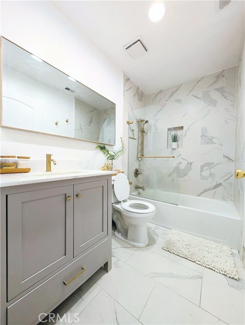 Detail Gallery Image 11 of 29 For 2345 Highbury Ave #22,  Los Angeles,  CA 90032 - 2 Beds | 1 Baths