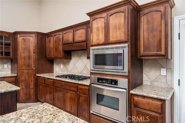 Detail Gallery Image 17 of 62 For 13325 Smith Rd, Phelan,  CA 92371 - 4 Beds | 2/1 Baths