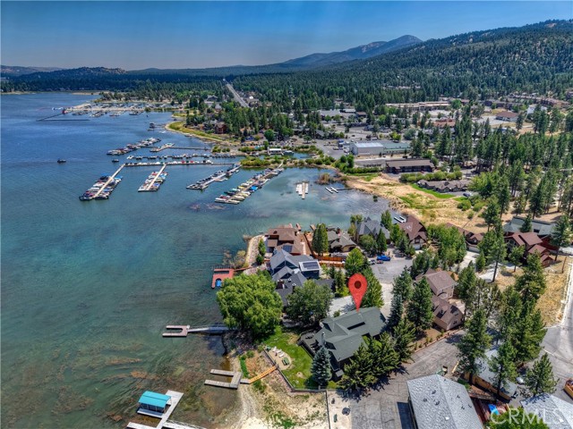488 Lakeview Court, Big Bear Lake CA: https://media.crmls.org/medias/d5678fdd-9a6c-4fbf-a8e5-2081ff593e83.jpg