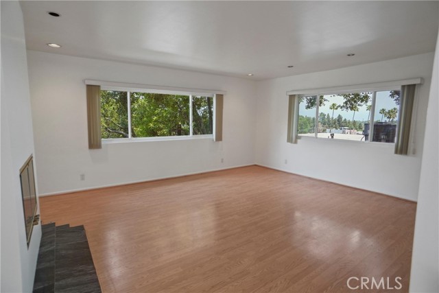 4182 Sunswept Drive, Studio City CA: https://media.crmls.org/medias/d567c730-a5b4-4f4d-84bd-f2a387df52ec.jpg