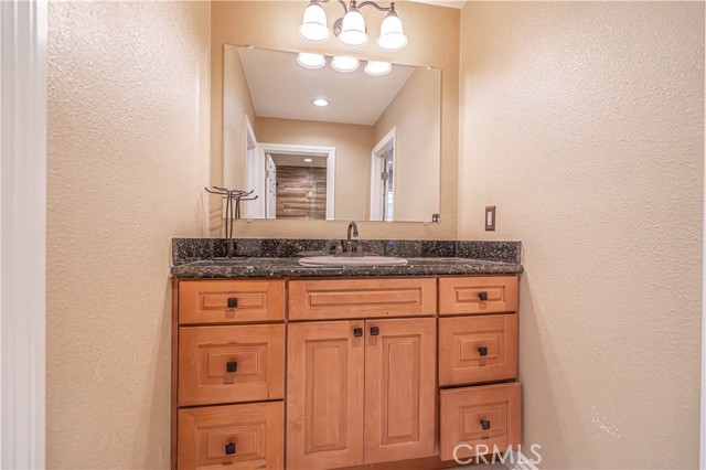 Detail Gallery Image 24 of 65 For 22422 Los Rogues Dr, Saugus,  CA 91350 - 4 Beds | 3/1 Baths