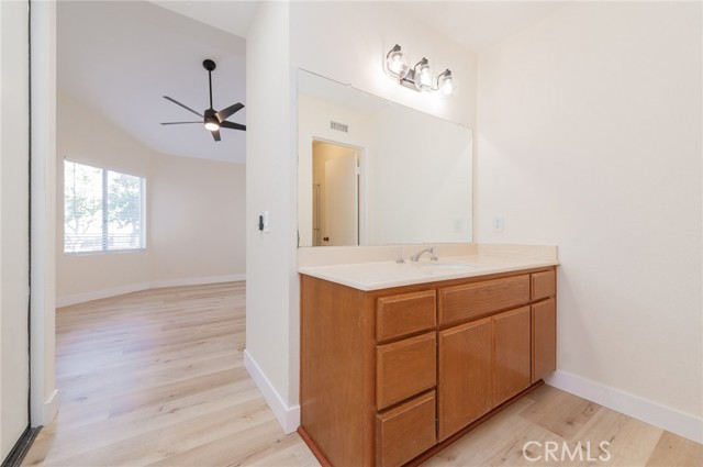 292 Lemon Grove, Irvine CA: https://media.crmls.org/medias/d568daa3-aab3-4c74-8716-4231c3e8894e.jpg