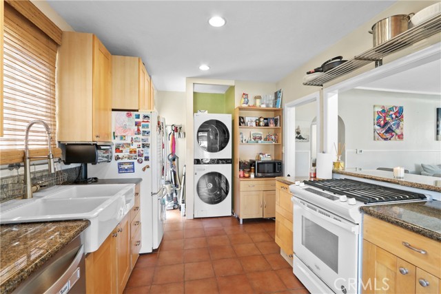 Detail Gallery Image 8 of 24 For 418 Miramar Dr, Redondo Beach,  CA 90277 - 3 Beds | 2 Baths